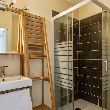 Bright With Swimming-pool In Juan-les-pinsantibesgolfe-juan Appartement